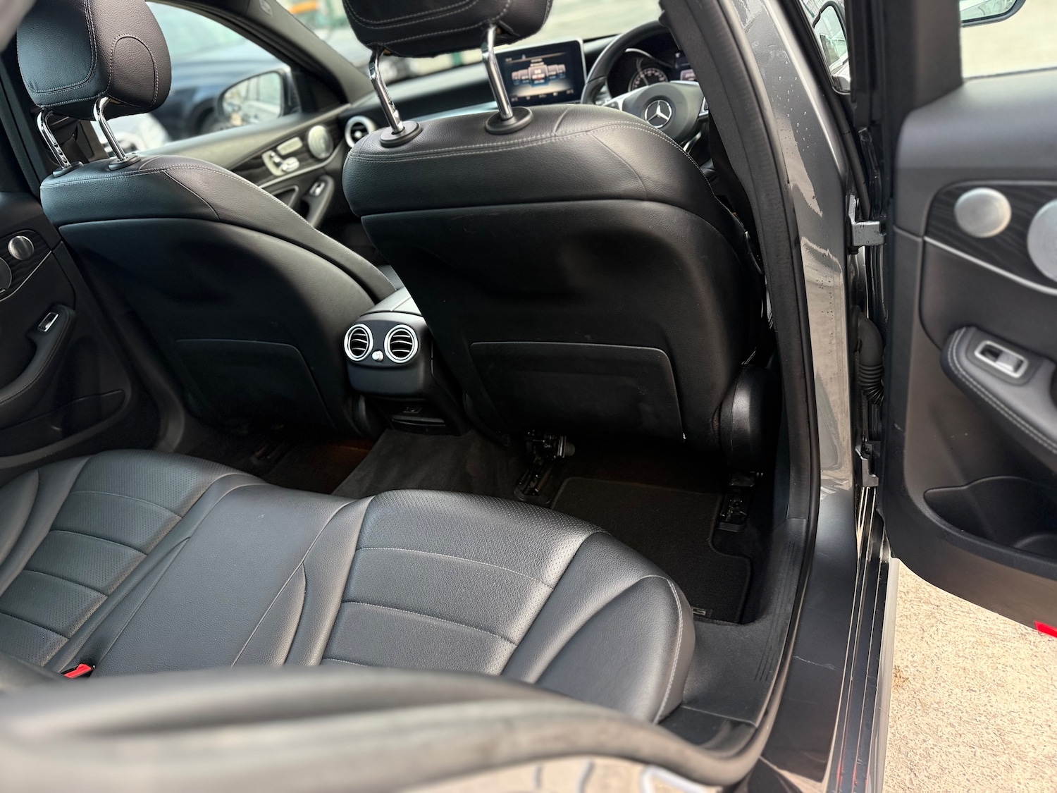 Used Mercedes-Benz C Class 2016 for sale - 76386875: Photo 33