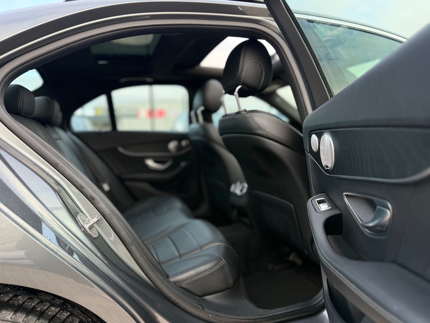 Used Mercedes-Benz C Class 2016 for sale - 76386875: Photo 34