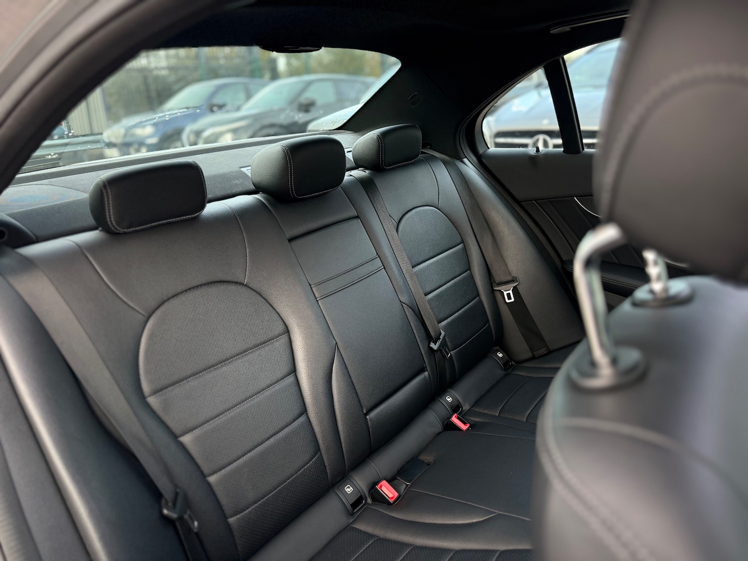 Used Mercedes-Benz C Class 2016 for sale - 76386875: Photo 35