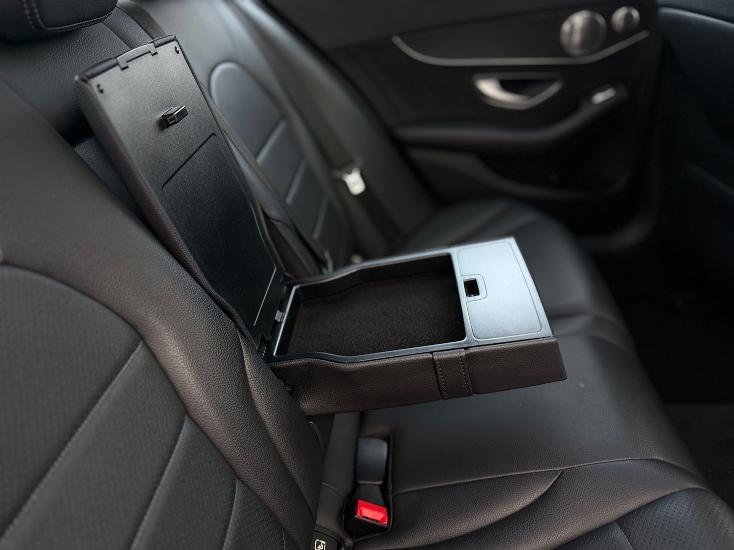 Used Mercedes-Benz C Class 2016 for sale - 76386875: Photo 39