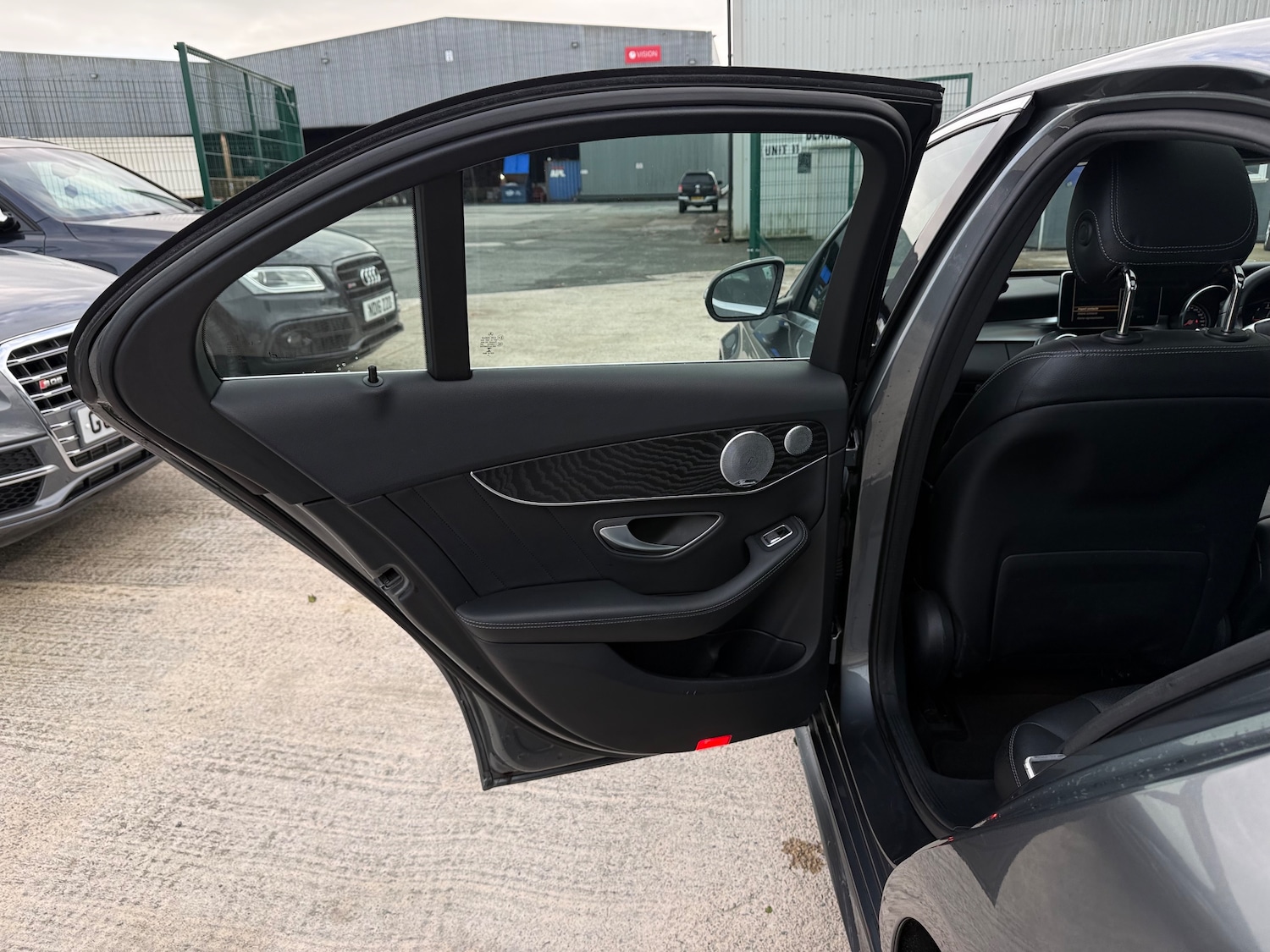 Used Mercedes-Benz C Class 2016 for sale - 76386875: Photo 66