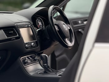 Used Volkswagen Touareg 2015 for sale - 75325316: Photo