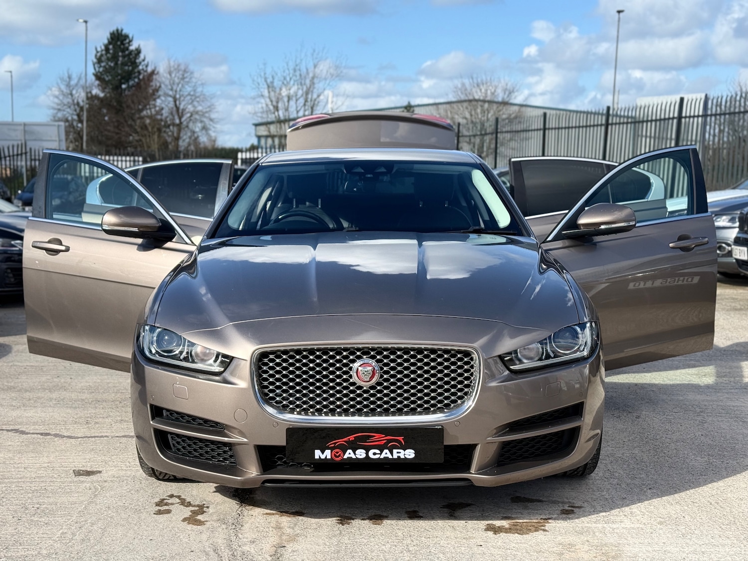 Used Jaguar XE 2017 for sale - 77890548: Photo 11