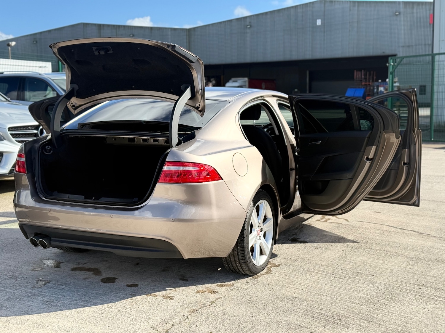 Used Jaguar XE 2017 for sale - 77890548: Photo 16