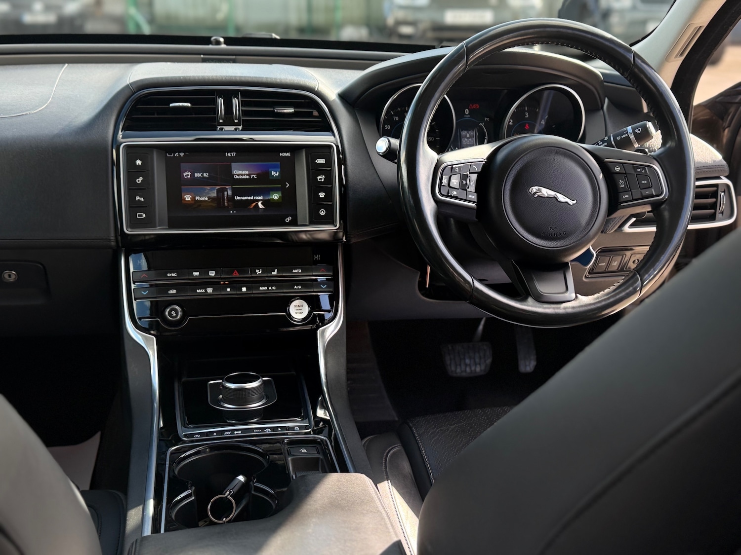 Used Jaguar XE 2017 for sale - 77890548: Photo 19