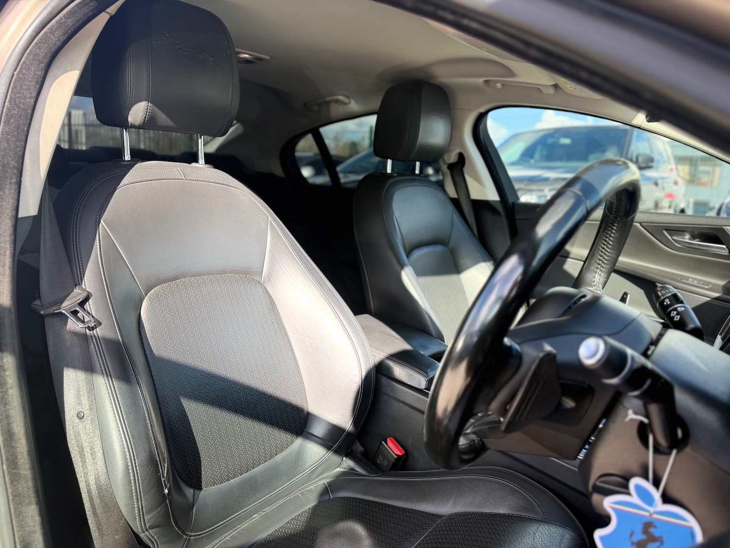 Used Jaguar XE 2017 for sale - 77890548: Photo 22