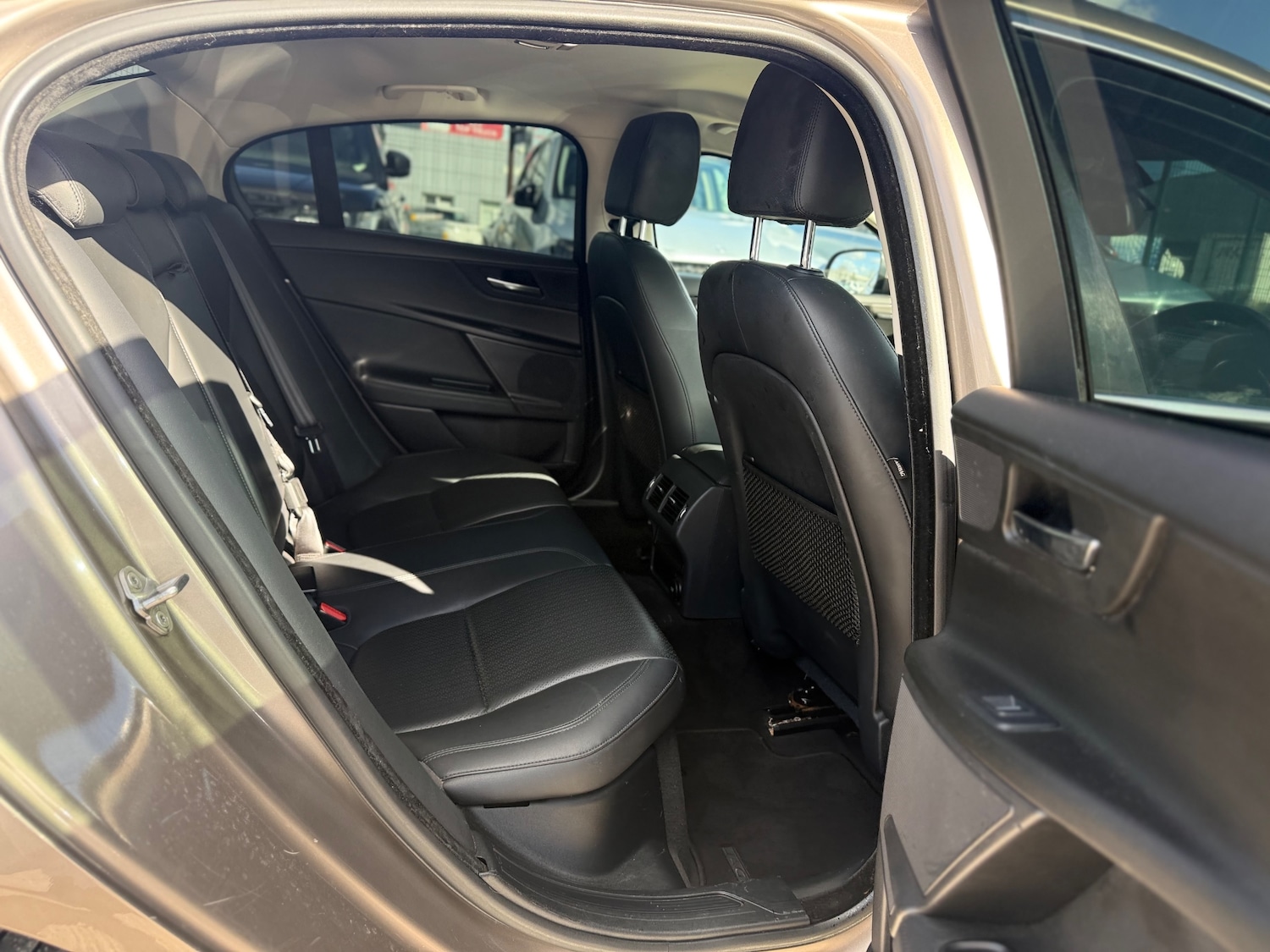 Used Jaguar XE 2017 for sale - 77890548: Photo 27