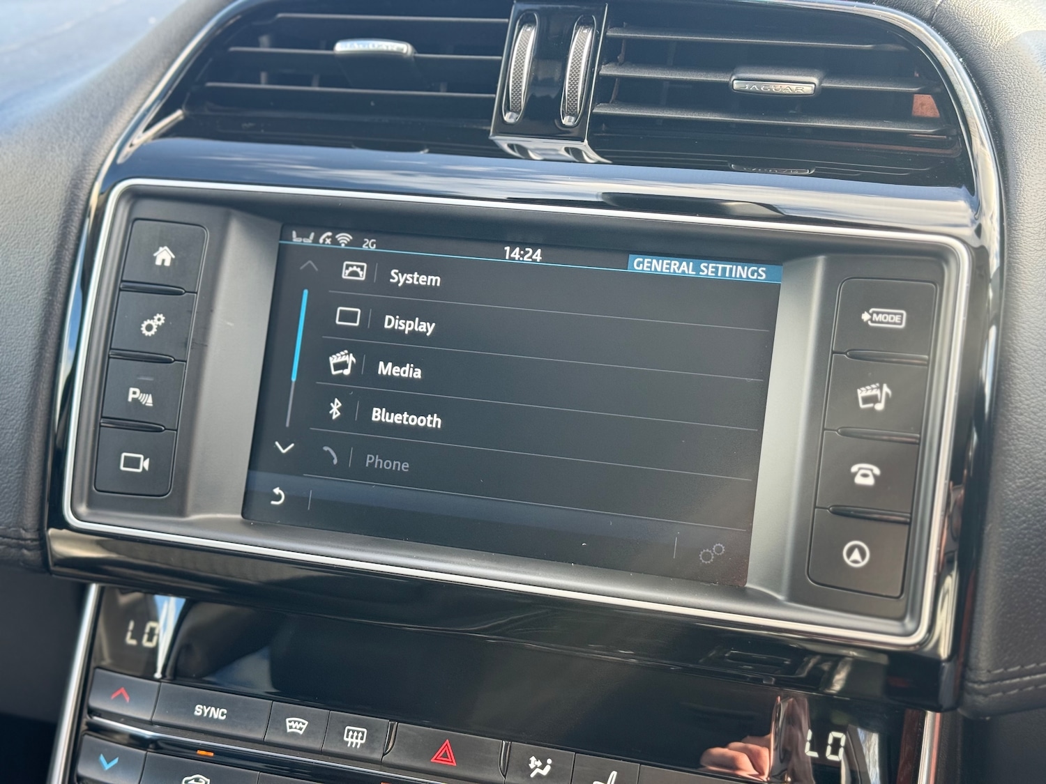 Used Jaguar XE 2017 for sale - 77890548: Photo 44