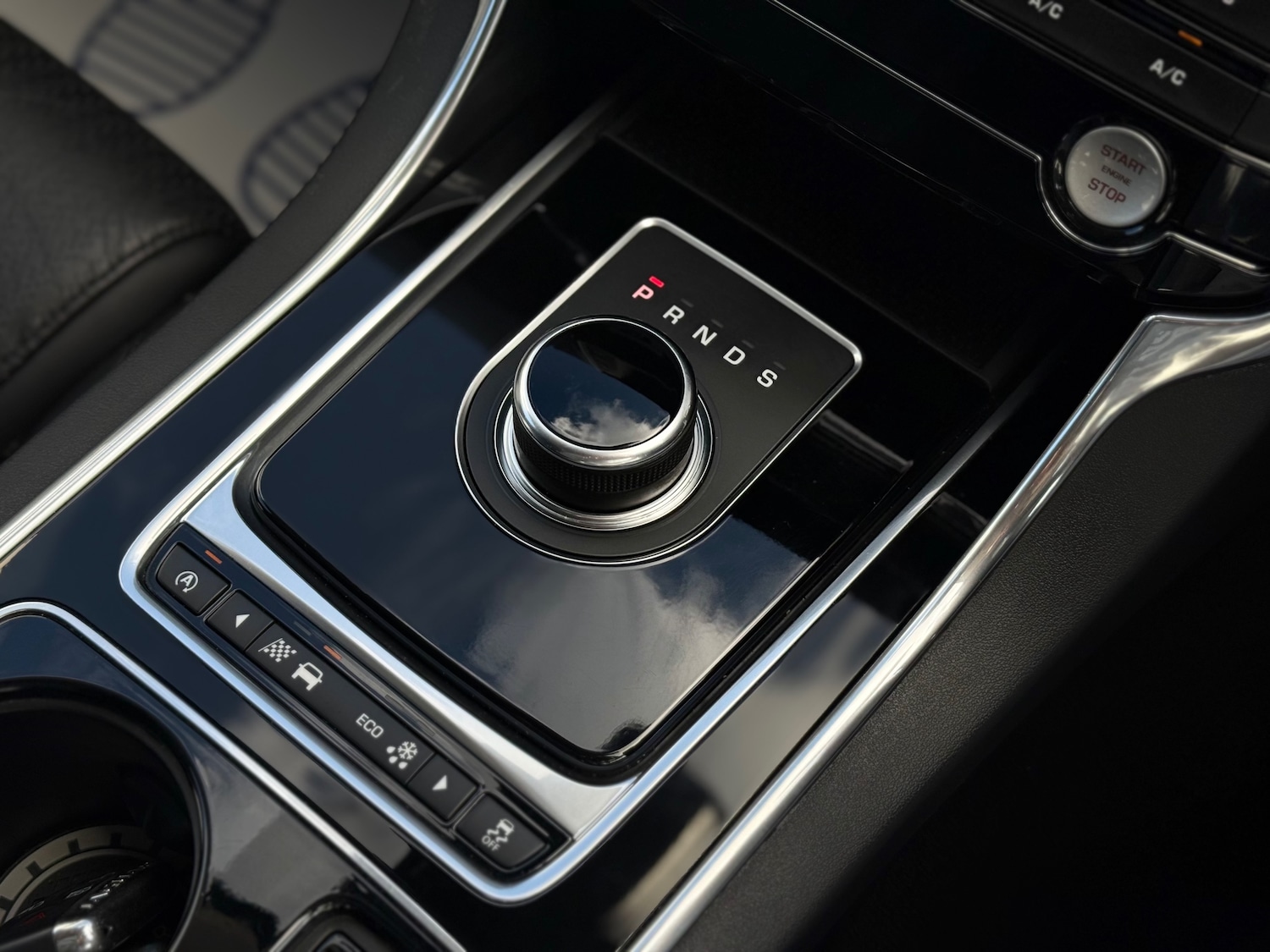 Used Jaguar XE 2017 for sale - 77890548: Photo 48