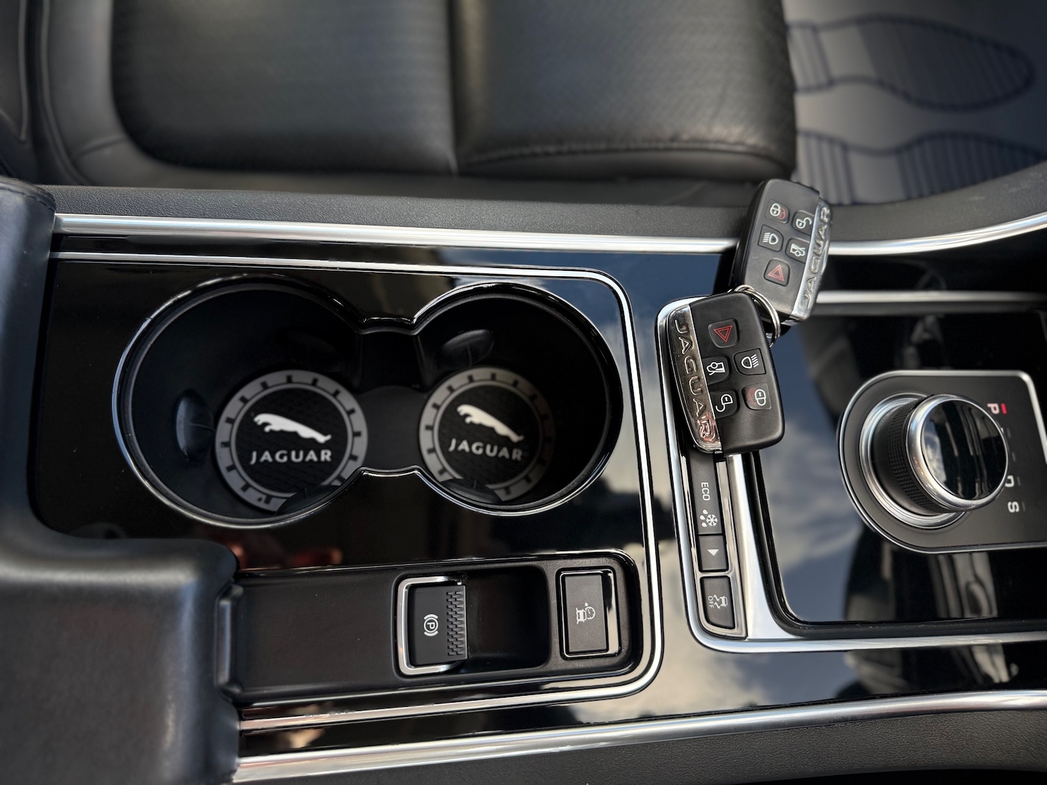 Used Jaguar XE 2017 for sale - 77890548: Photo 49