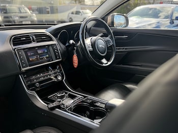 Used Jaguar XE 2017 for sale - 77890548: Photo