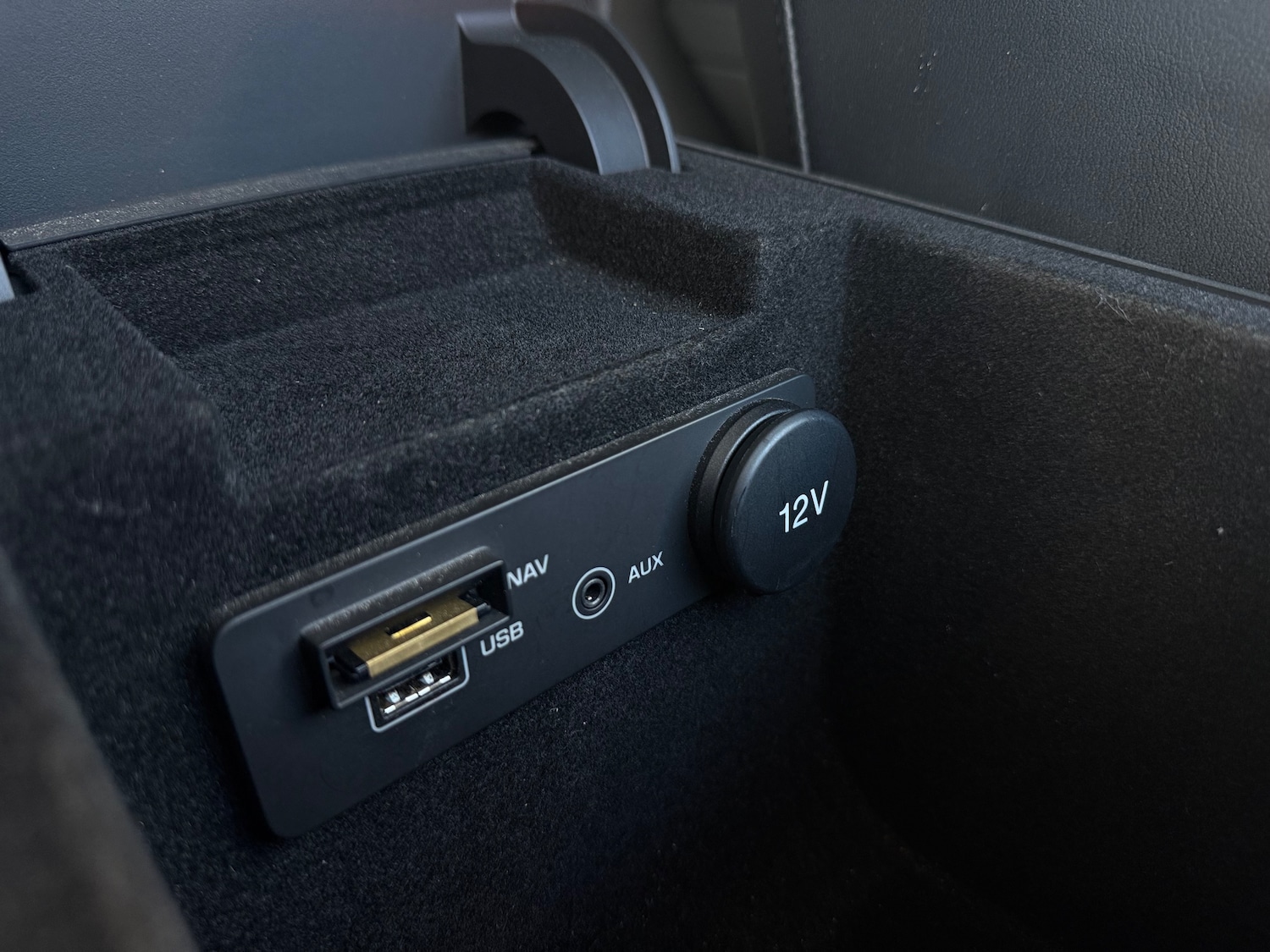 Used Jaguar XE 2017 for sale - 77890548: Photo 51