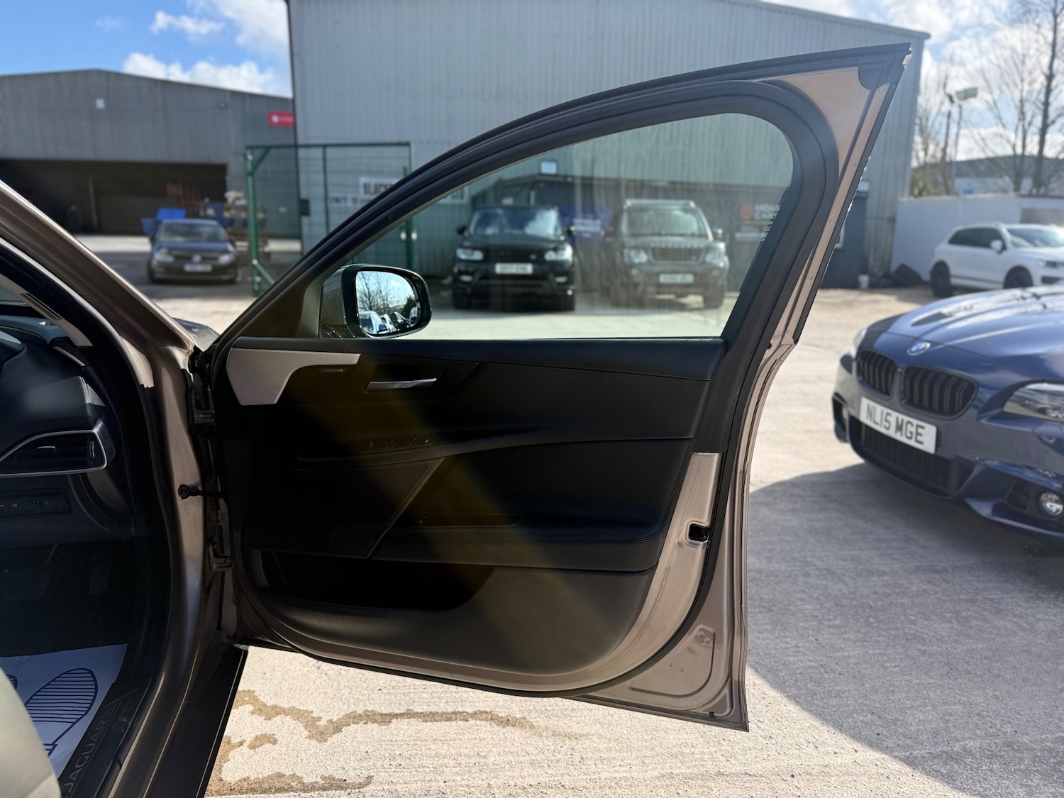 Used Jaguar XE 2017 for sale - 77890548: Photo 52