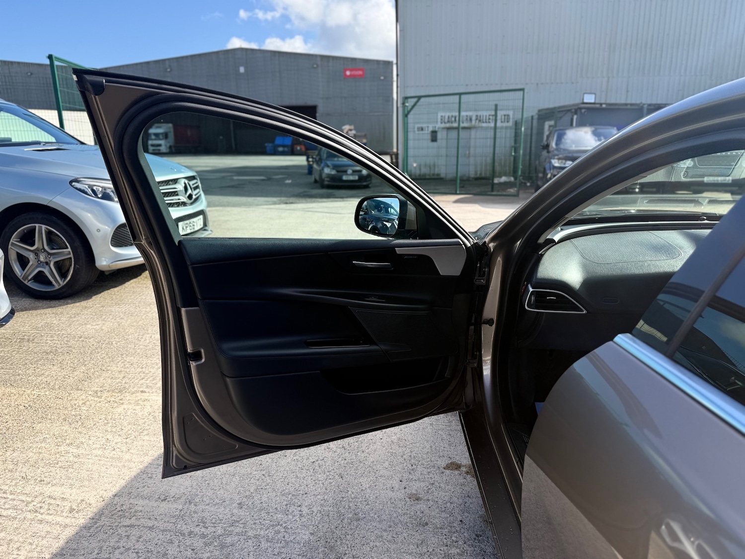 Used Jaguar XE 2017 for sale - 77890548: Photo 54