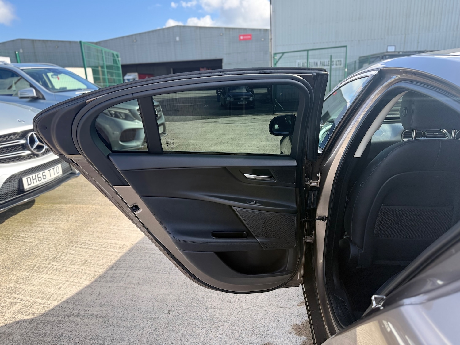 Used Jaguar XE 2017 for sale - 77890548: Photo 55