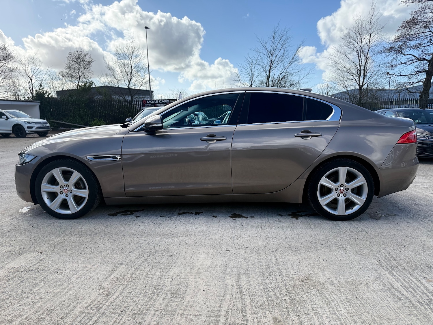 Used Jaguar XE 2017 for sale - 77890548: Photo 6