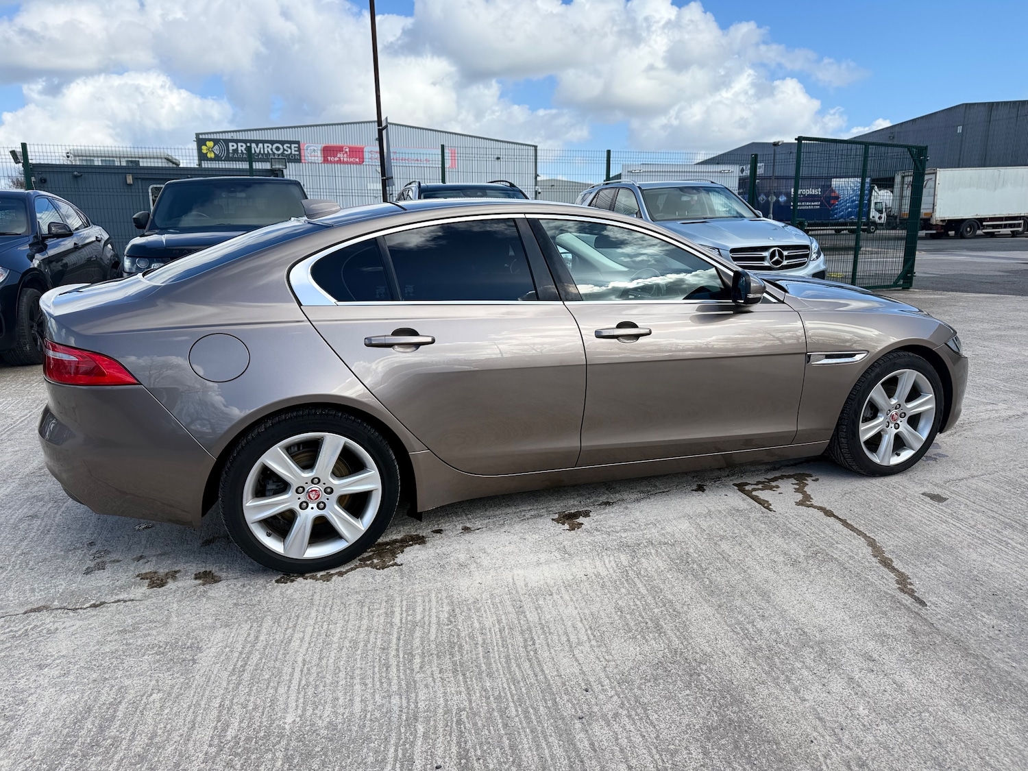 Used Jaguar XE 2017 for sale - 77890548: Photo 9