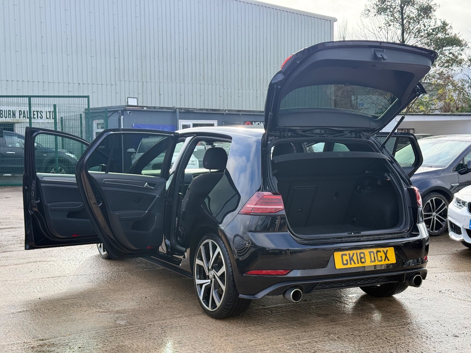 Used Volkswagen Golf 2018 for sale - 76453642: Photo 14