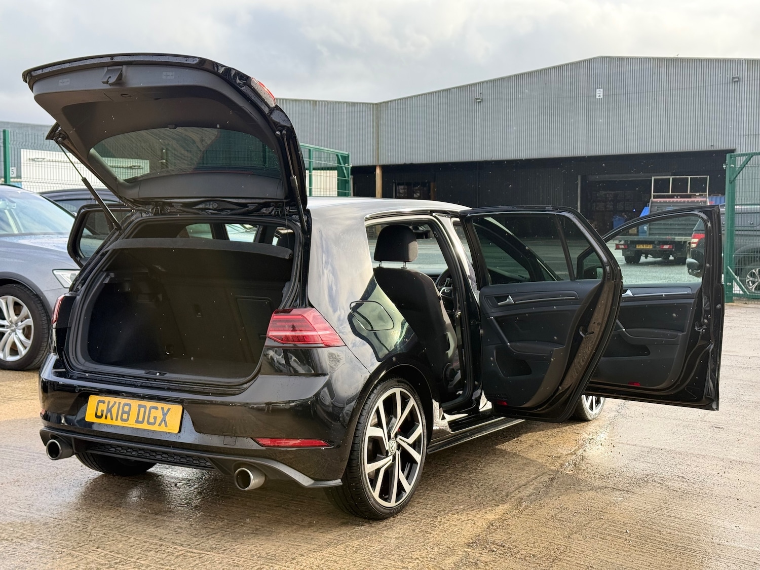 Used Volkswagen Golf 2018 for sale - 76453642: Photo 17