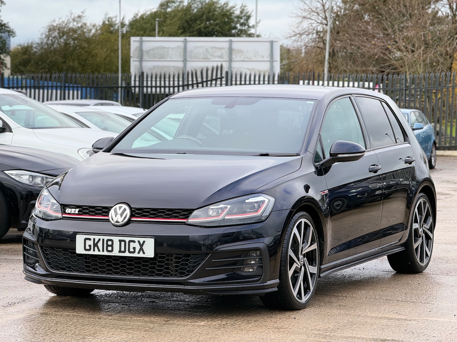 Used Volkswagen Golf 2018 for sale - 76453642: Photo 2