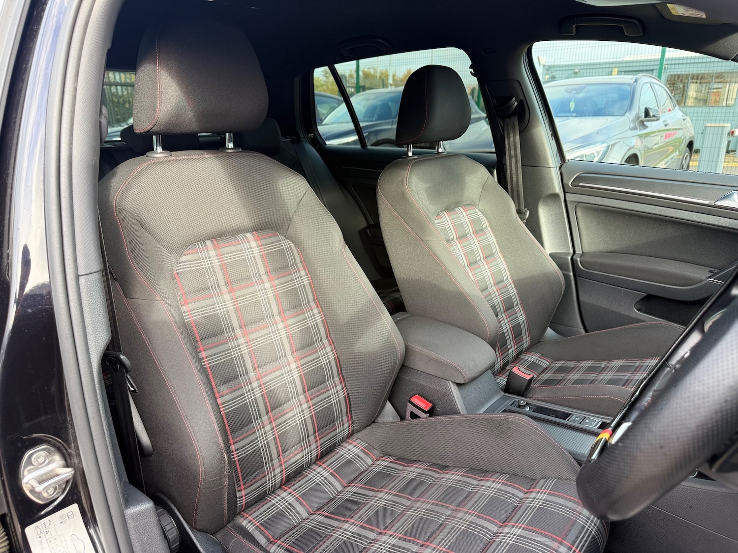 Used Volkswagen Golf 2018 for sale - 76453642: Photo 21