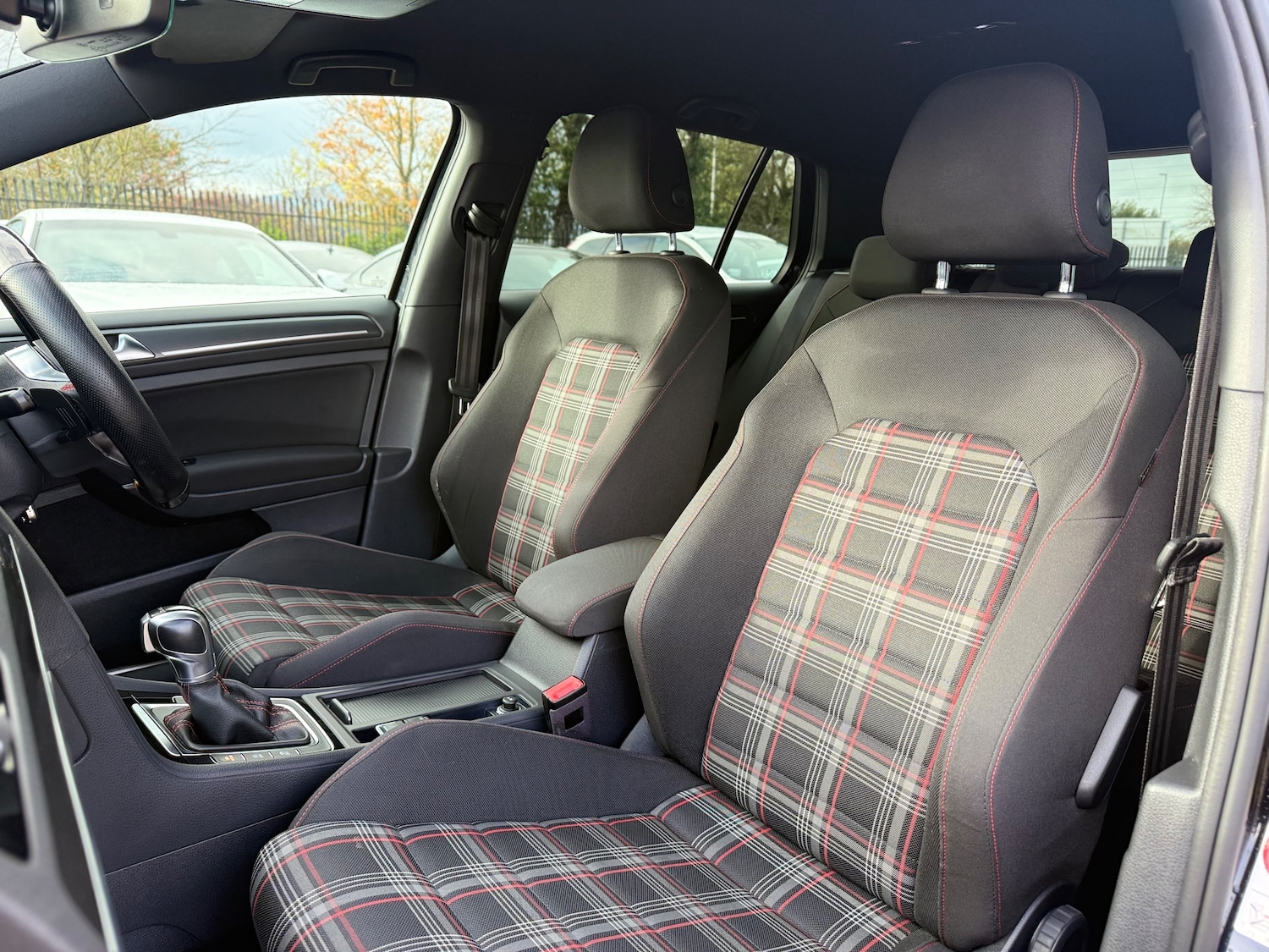 Used Volkswagen Golf 2018 for sale - 76453642: Photo 24