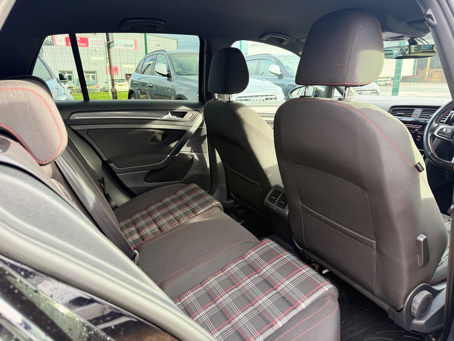 Used Volkswagen Golf 2018 for sale - 76453642: Photo 25