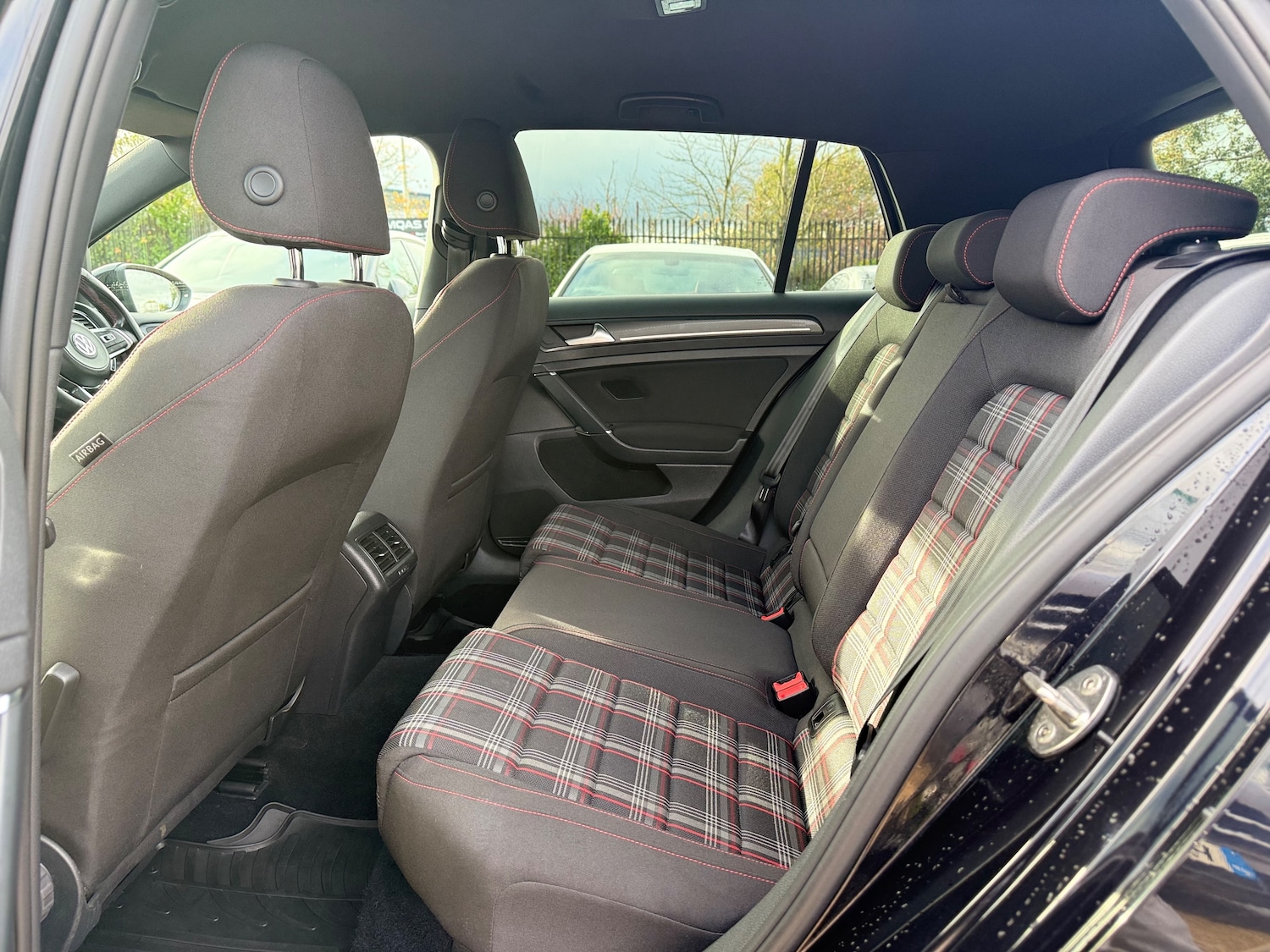 Used Volkswagen Golf 2018 for sale - 76453642: Photo 31