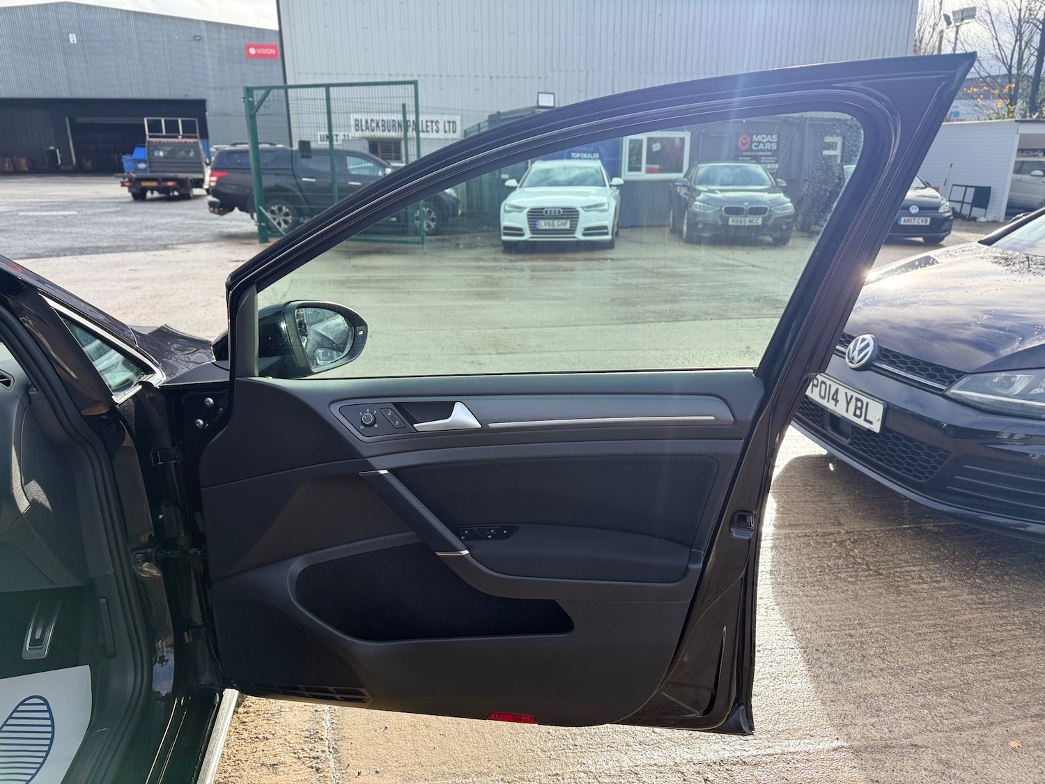 Used Volkswagen Golf 2018 for sale - 76453642: Photo 60