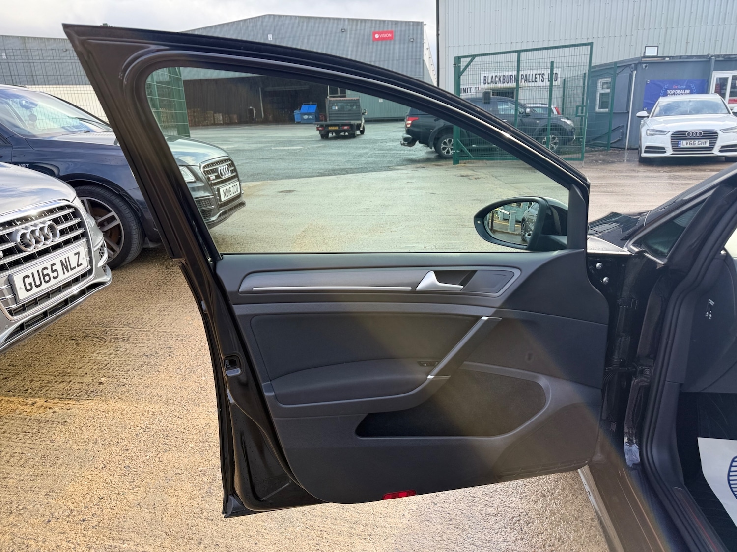 Used Volkswagen Golf 2018 for sale - 76453642: Photo 62