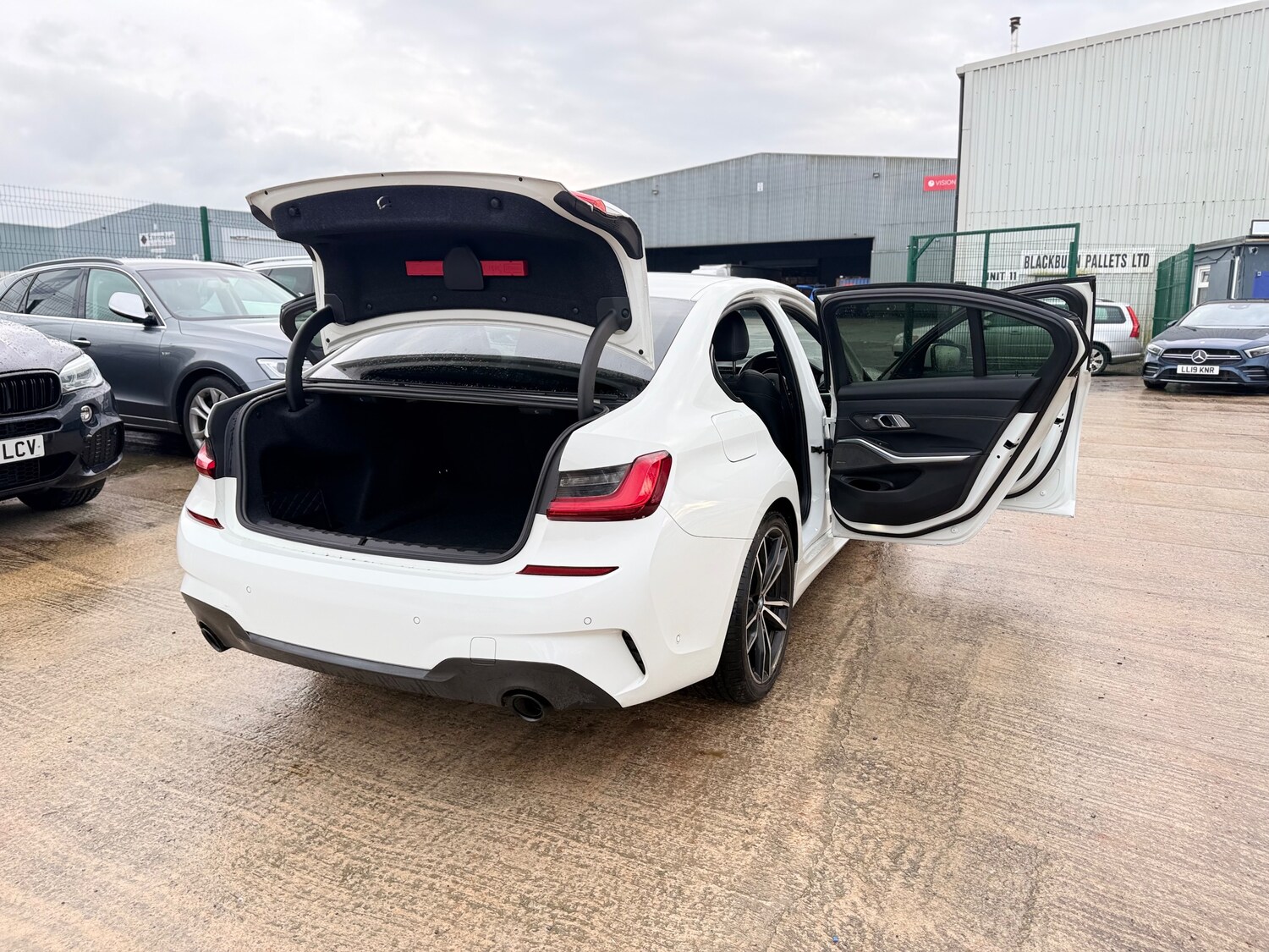 Used BMW 3 Series 2019 for sale - 76949810: Photo 17