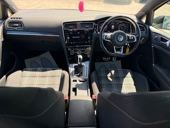 Used Volkswagen Golf 2017 for sale - 79468671: Photo
