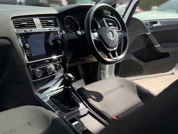 Used Volkswagen Golf 2018 for sale - 78976194: Photo