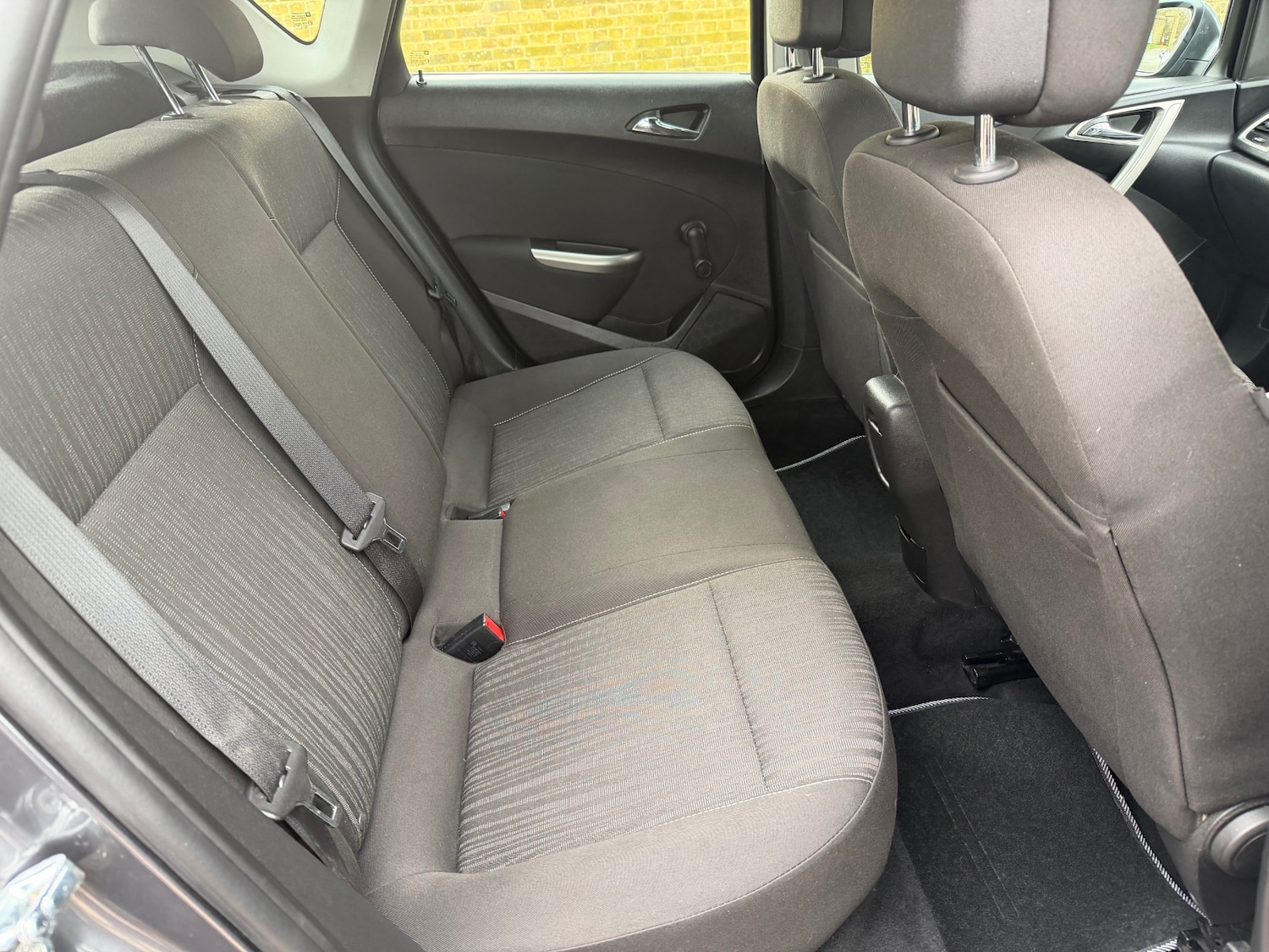 Used Vauxhall Astra 2010 for sale - 77543835: Photo 19