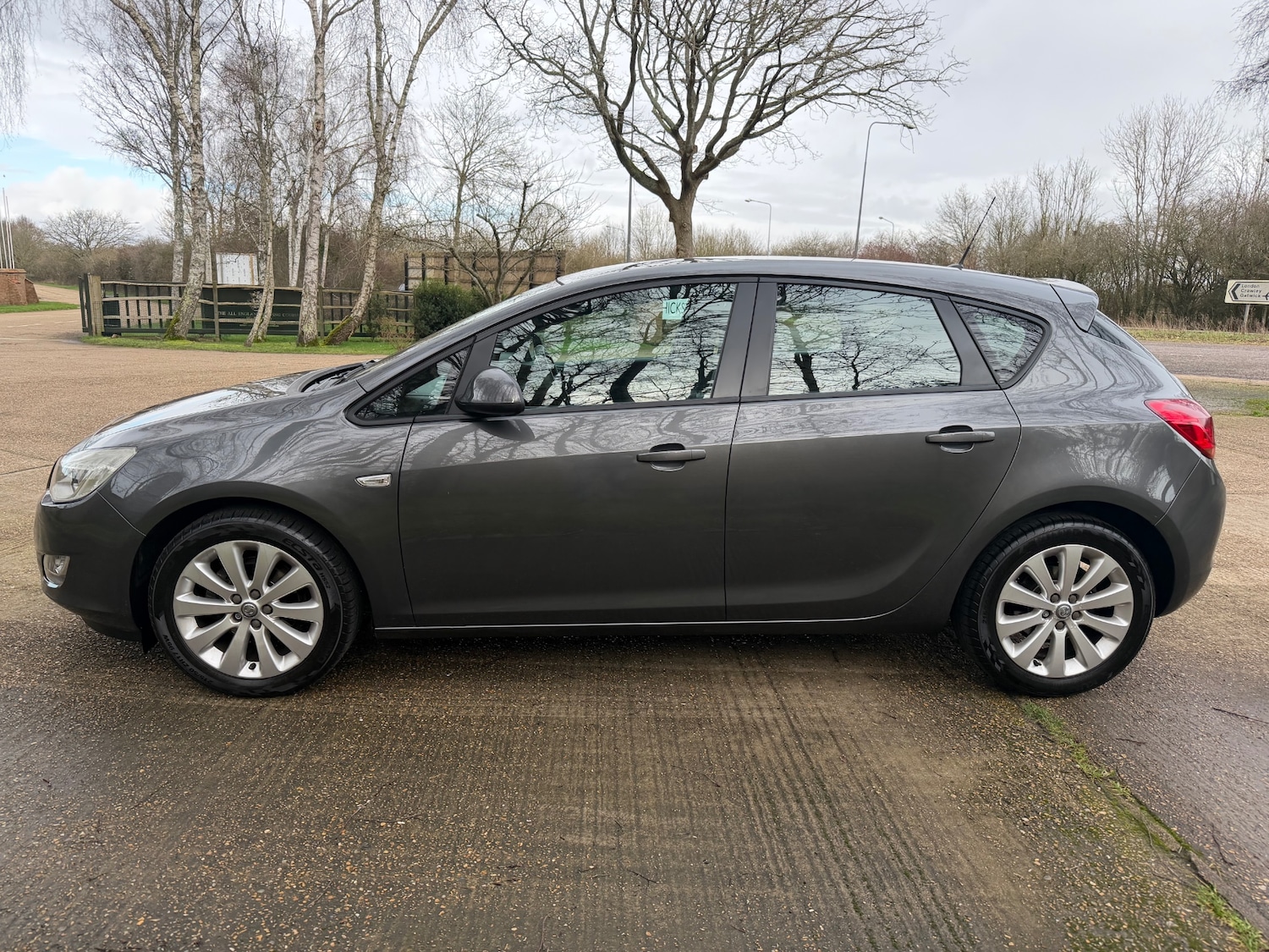 Used Vauxhall Astra 2010 for sale - 77543835: Photo 5