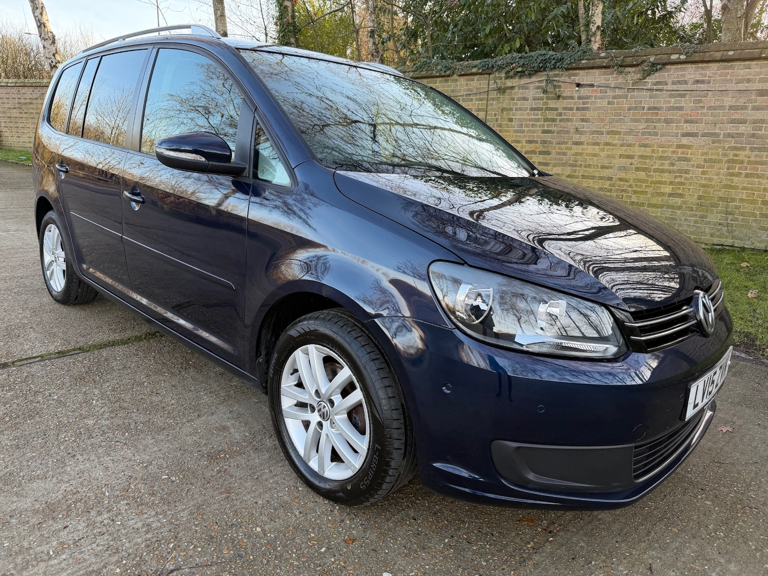Used Volkswagen Touran 2015 for sale - 76932245: Photo 1