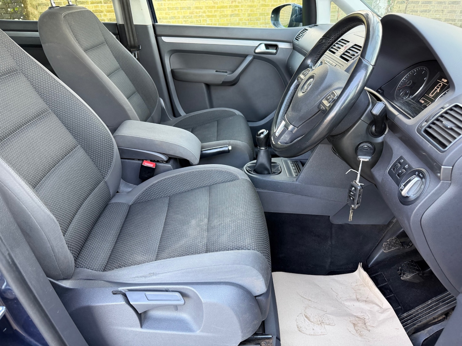 Used Volkswagen Touran 2015 for sale - 76932245: Photo 14