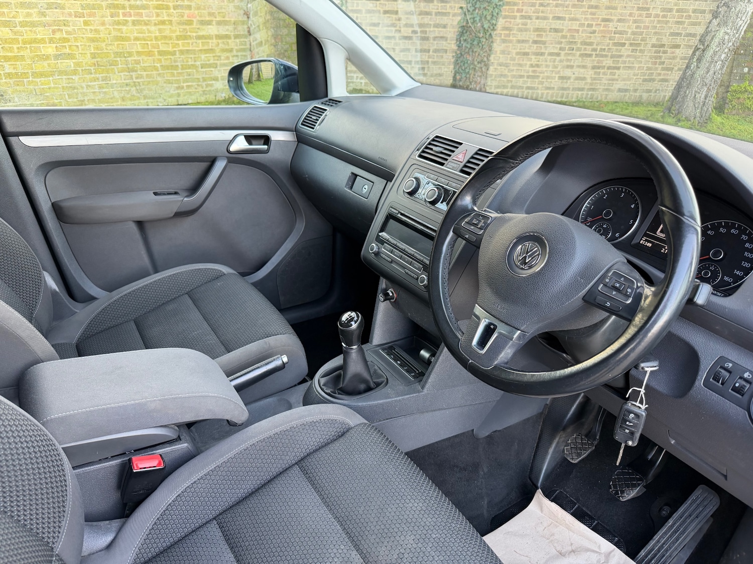 Used Volkswagen Touran 2015 for sale - 76932245: Photo 16