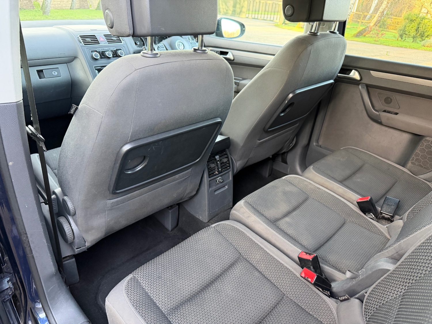 Used Volkswagen Touran 2015 for sale - 76932245: Photo 24