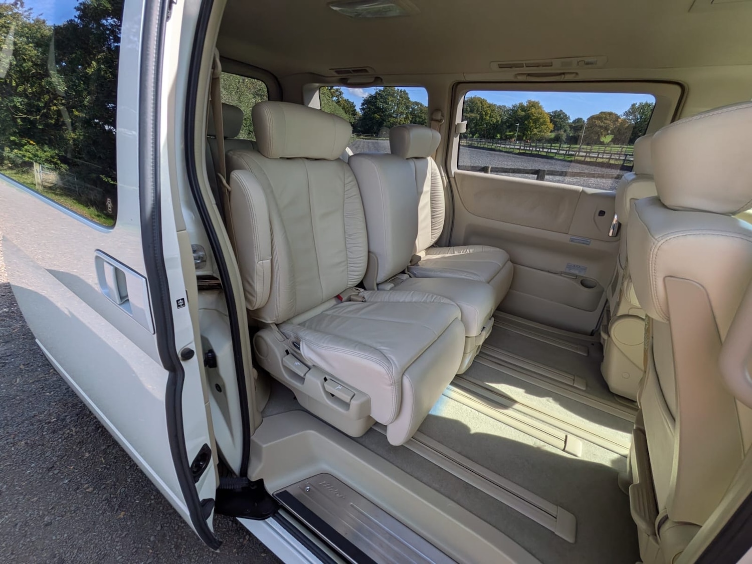 Used Nissan Elgrand 2007 for sale - 76567843: Photo 14