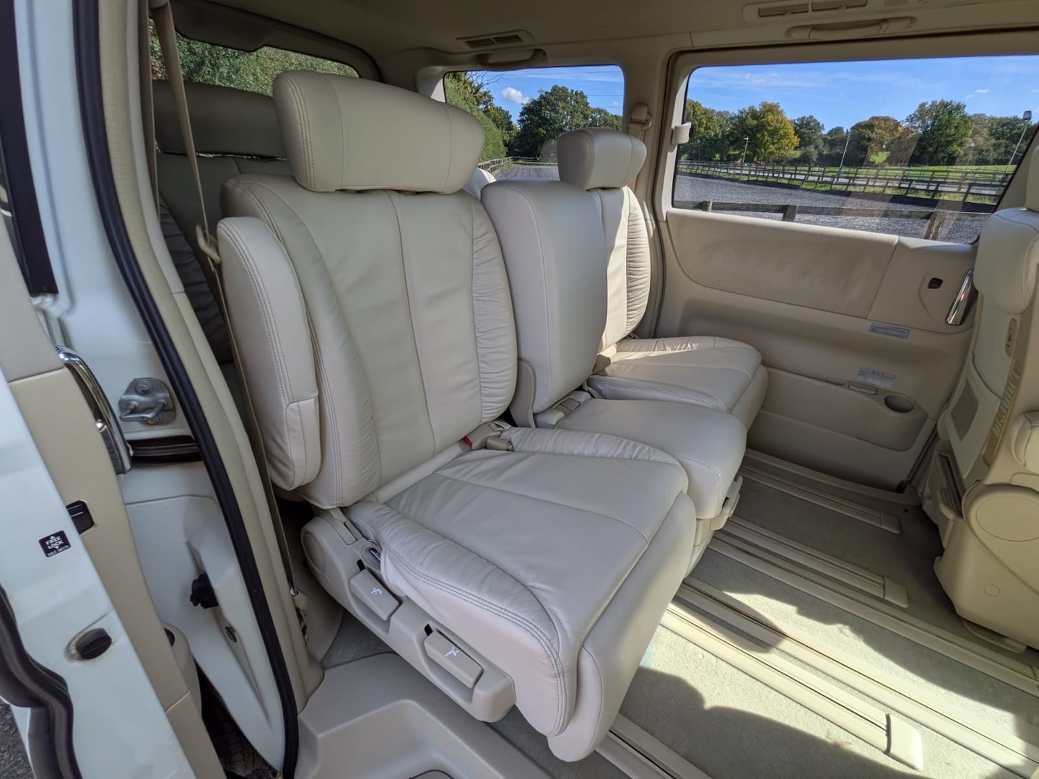 Used Nissan Elgrand 2007 for sale - 76567843: Photo 15