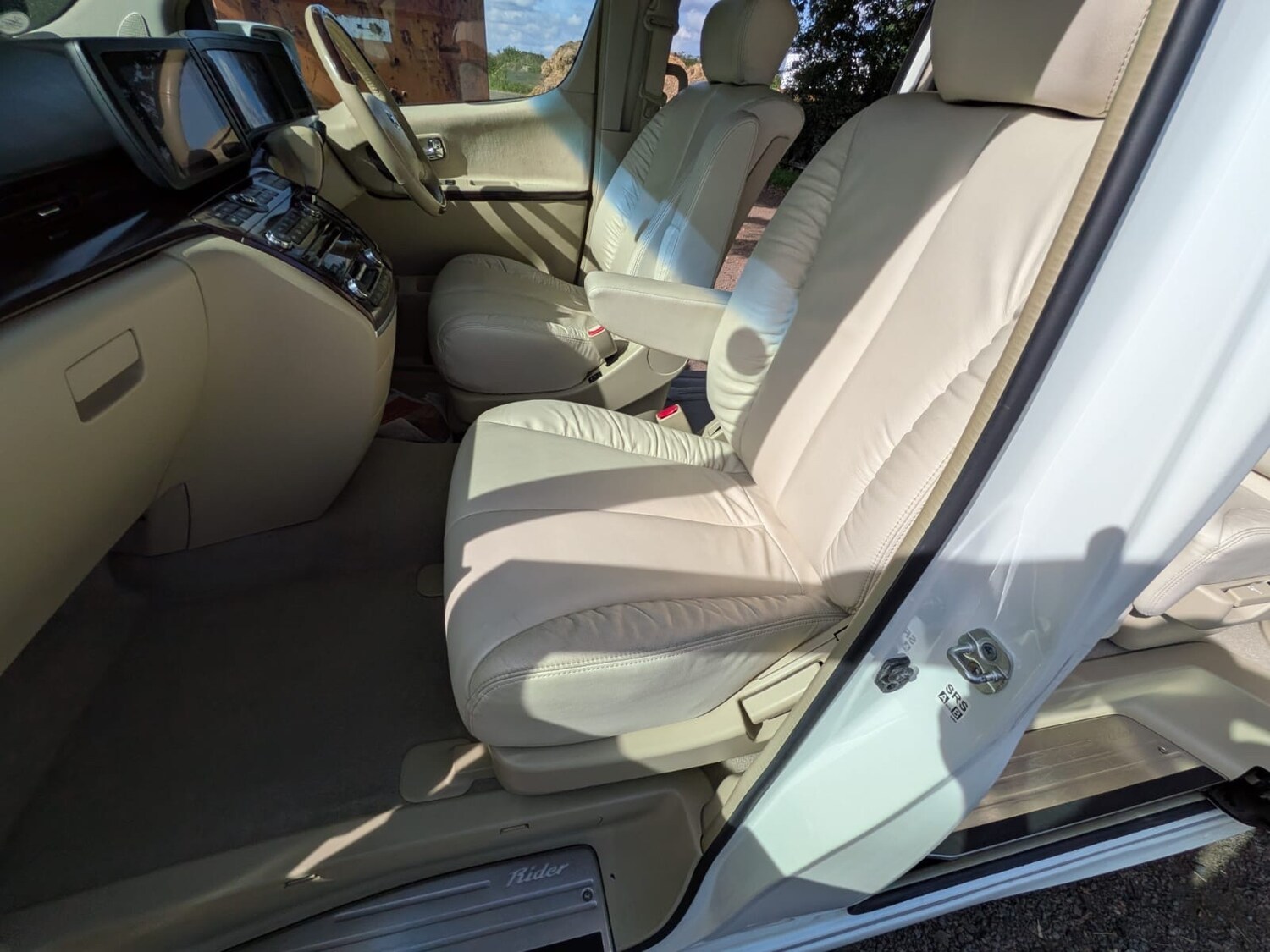 Used Nissan Elgrand 2007 for sale - 76567843: Photo 18