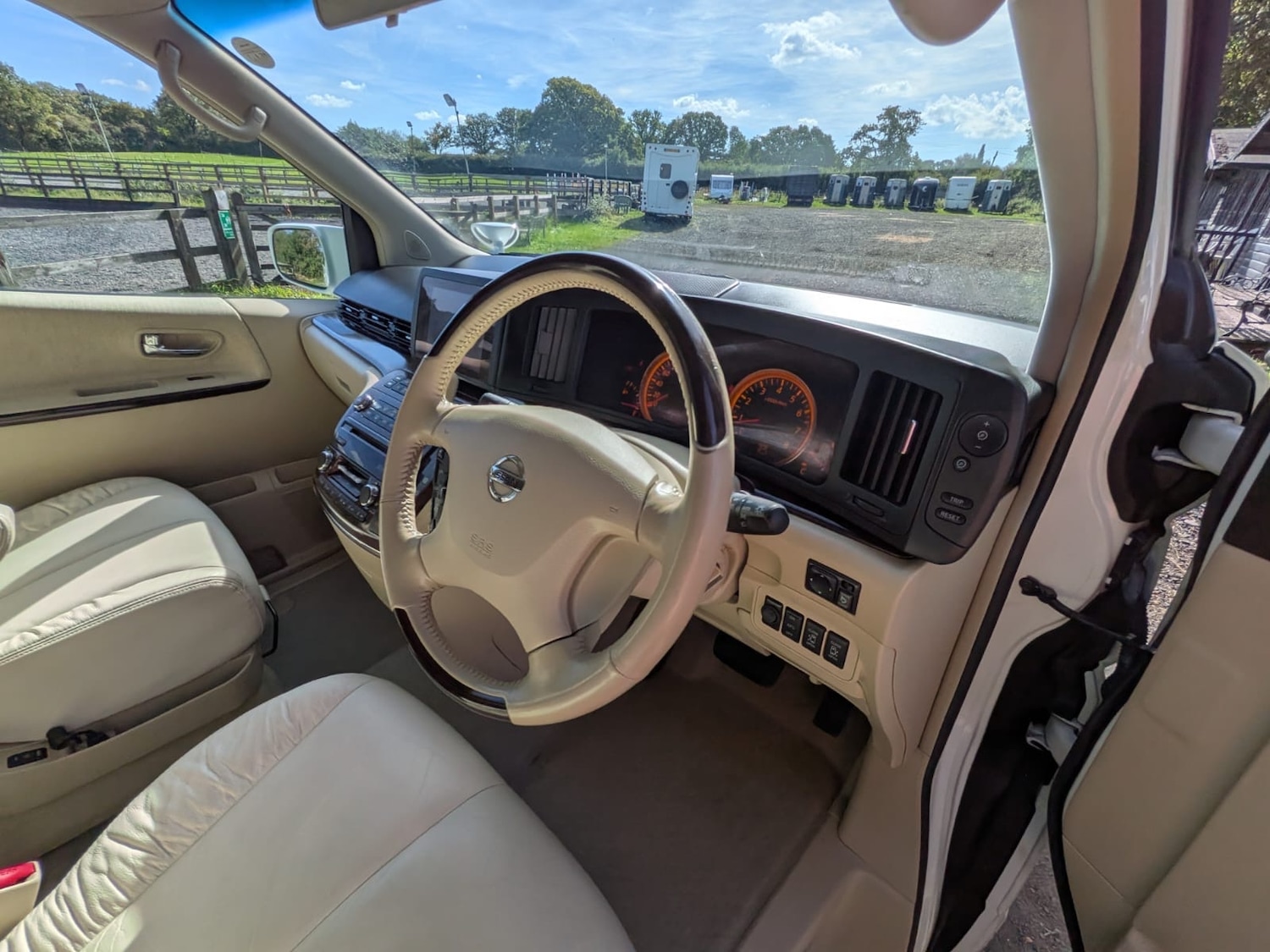 Used Nissan Elgrand 2007 for sale - 76567843: Photo 23