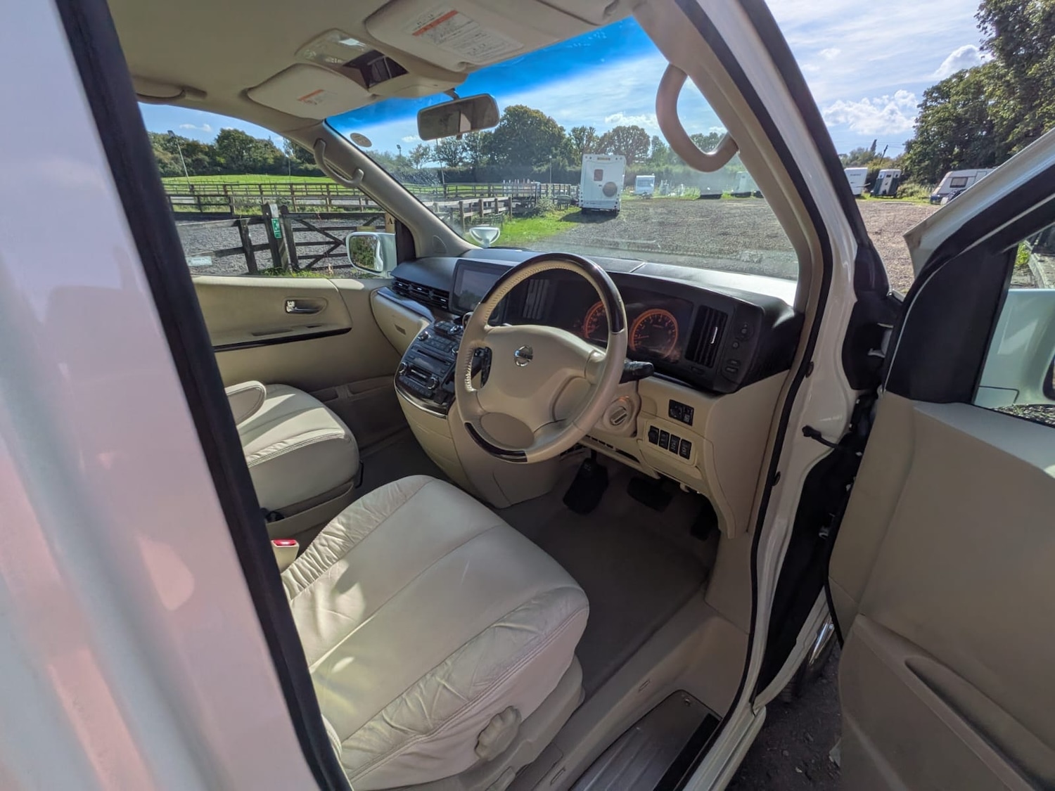 Used Nissan Elgrand 2007 for sale - 76567843: Photo 28