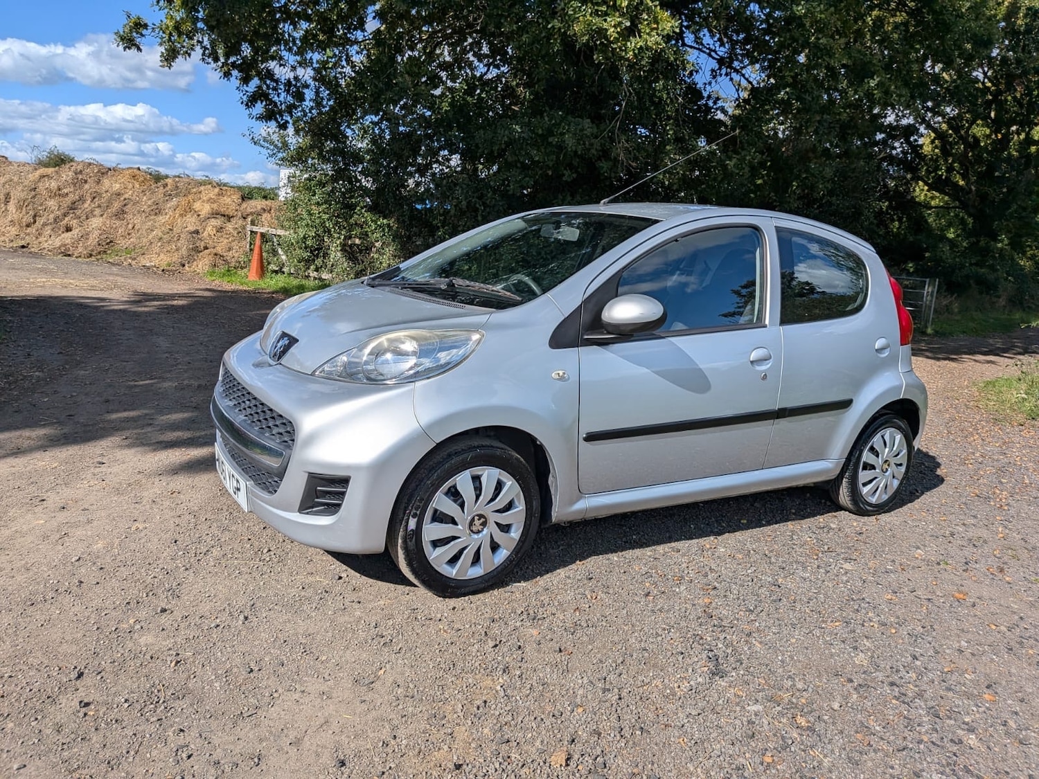 Used Peugeot 107 2011 for sale - 76611496: Photo 2