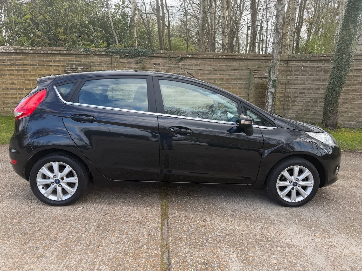 Used Ford Fiesta 2011 for sale - 78067410: Photo 2