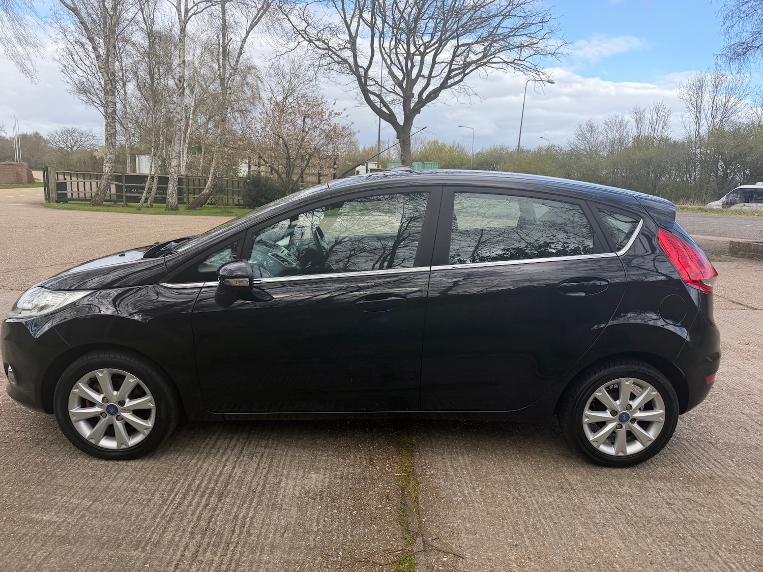 Used Ford Fiesta 2011 for sale - 78067410: Photo 5