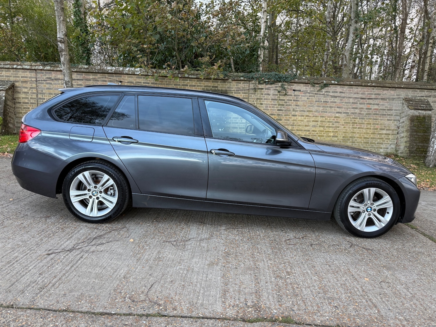 Used BMW 3 Series 2013 for sale - 76687438: Photo 2