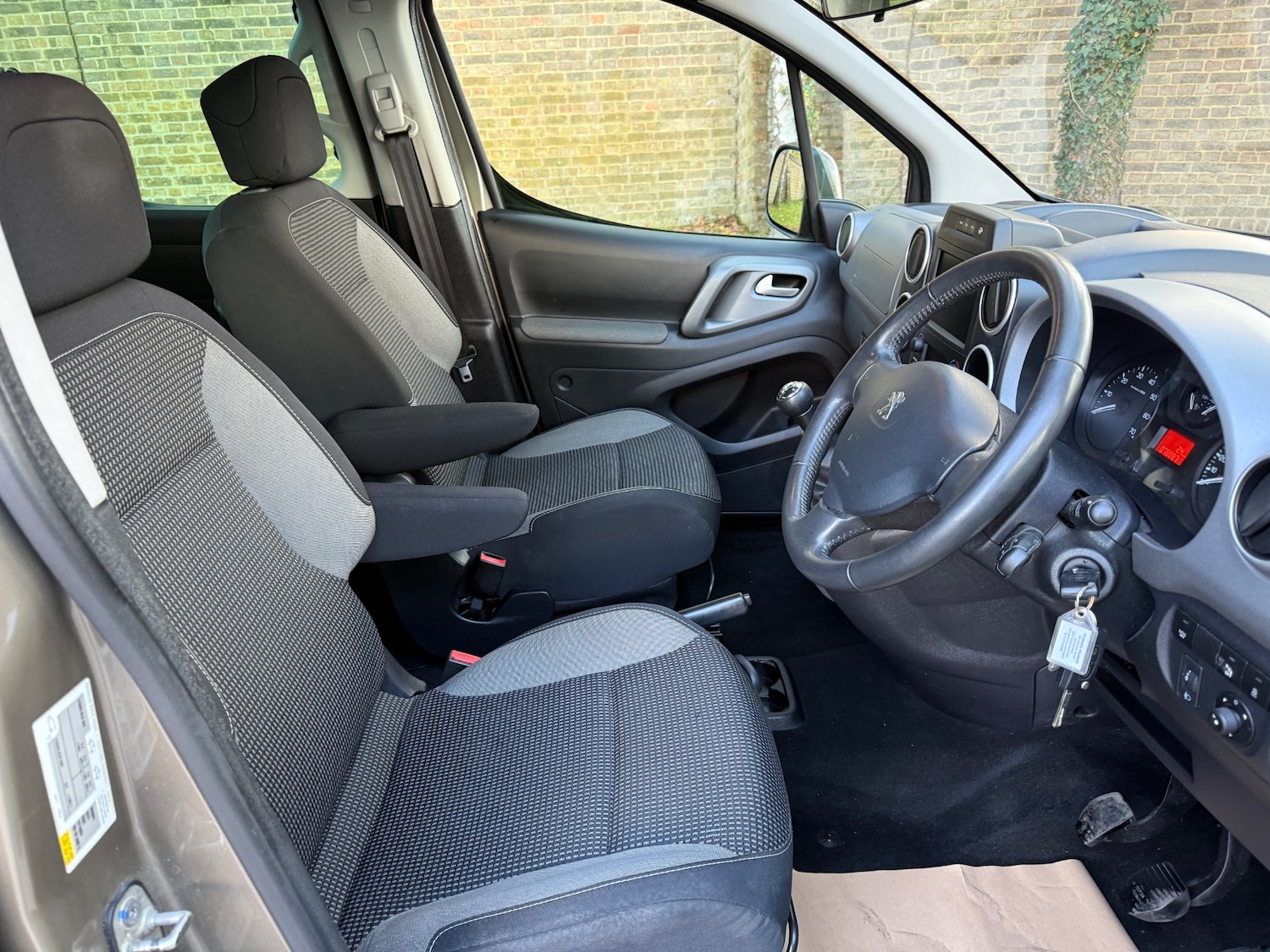 Used Peugeot Partner Tepee 2015 for sale - 76366375: Photo 14