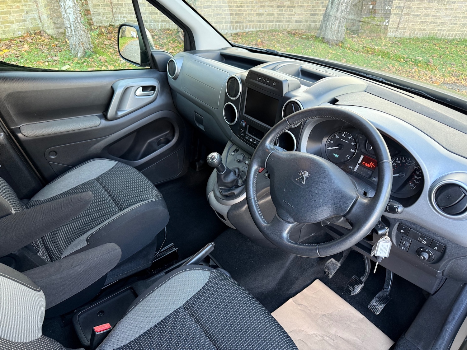 Used Peugeot Partner Tepee 2015 for sale - 76366375: Photo 16